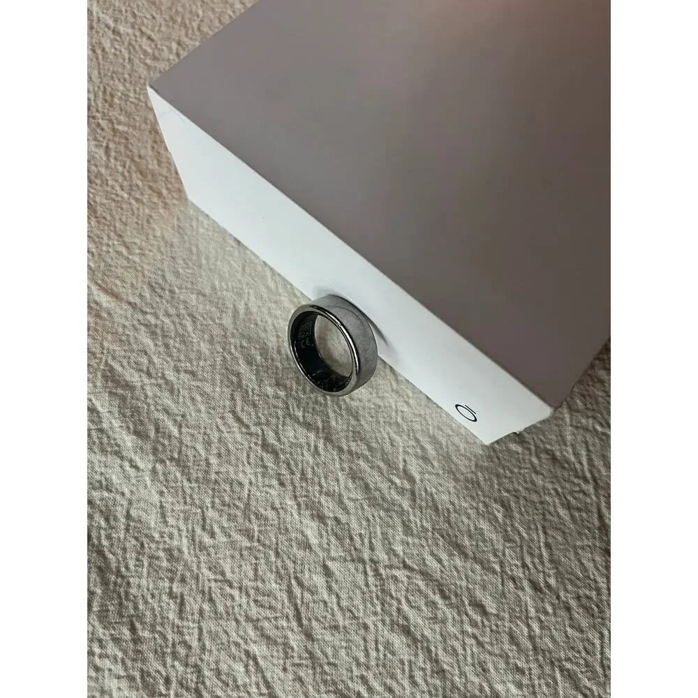 Oura Ring Gen3 Silver Size 9 with Charger & Box EUC
